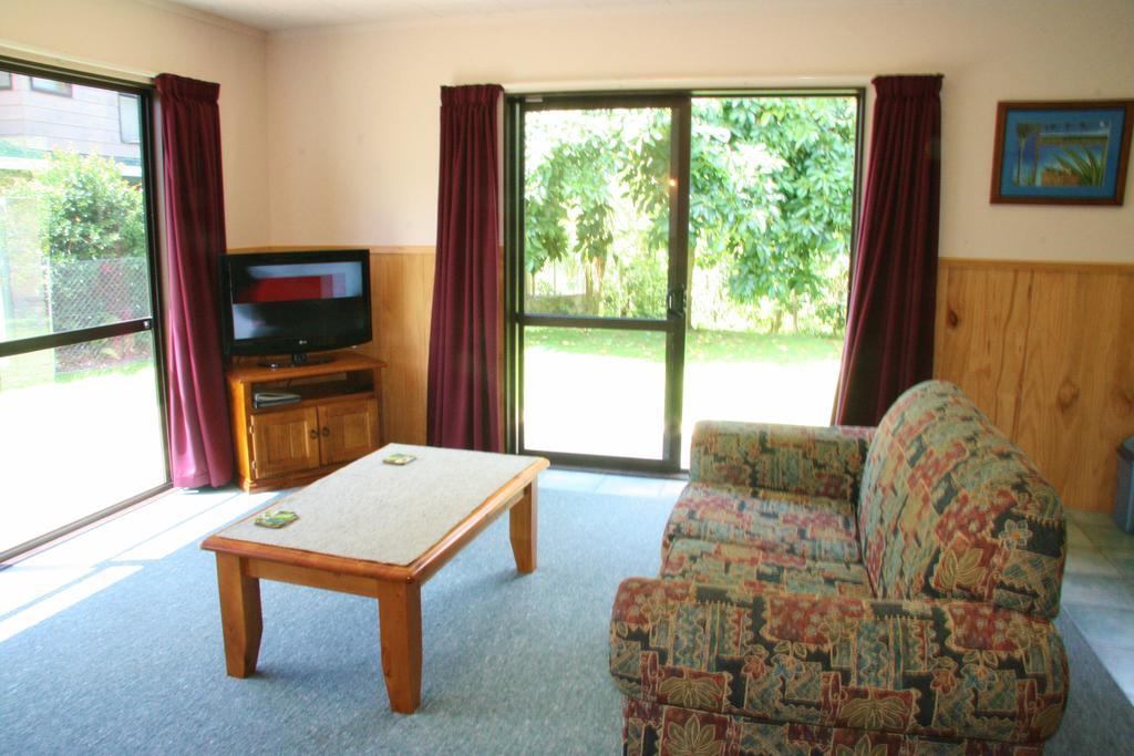 Whangarei Top 10 Holiday Park Kamer foto