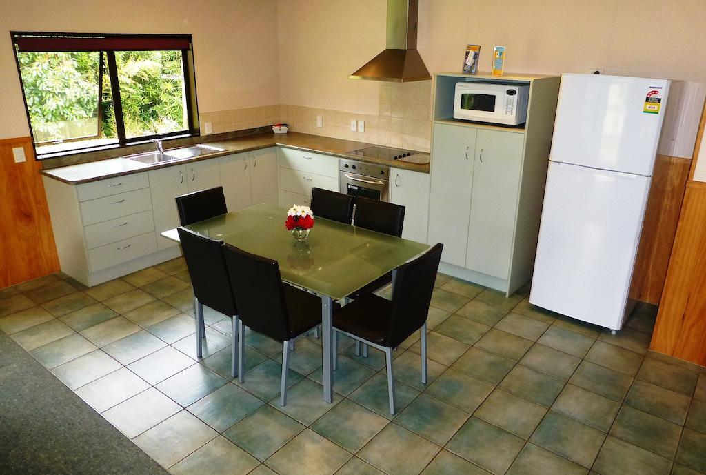 Whangarei Top 10 Holiday Park Kamer foto